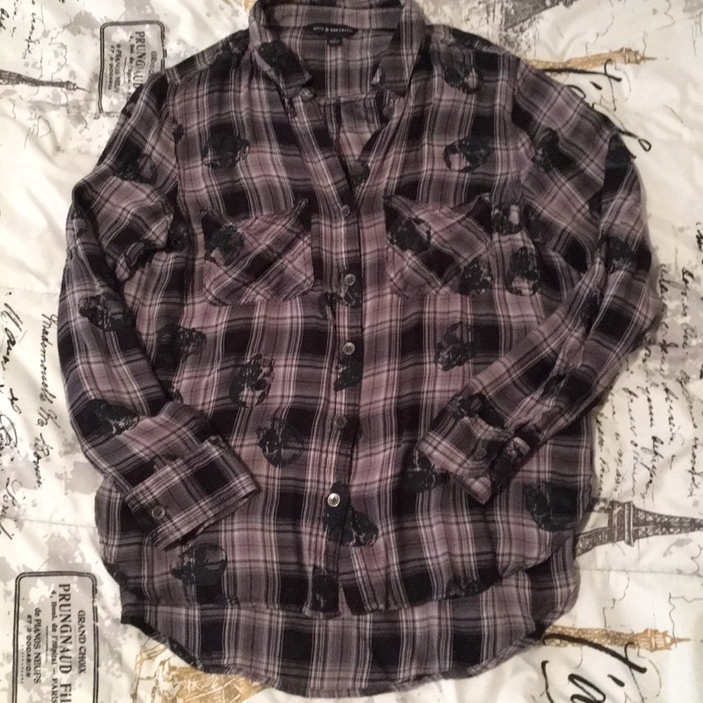 Rock and Republic plaid shirt with skulls.